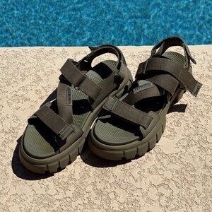 PALLADIUM REVOLT SANDAL MONO | DUSKY GREEN | W9.5